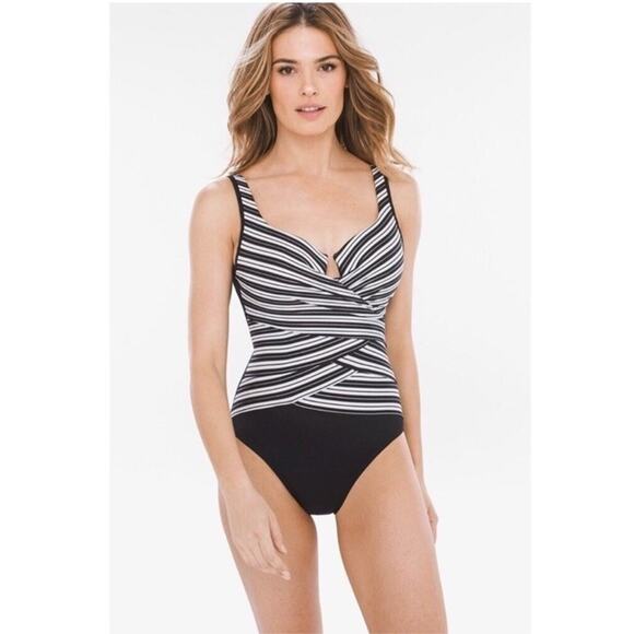 MIRACLESUIT Mayan Stripe Escape One Piece Swimsuit Black White Slimming Size 18 - Picture 2 of 8